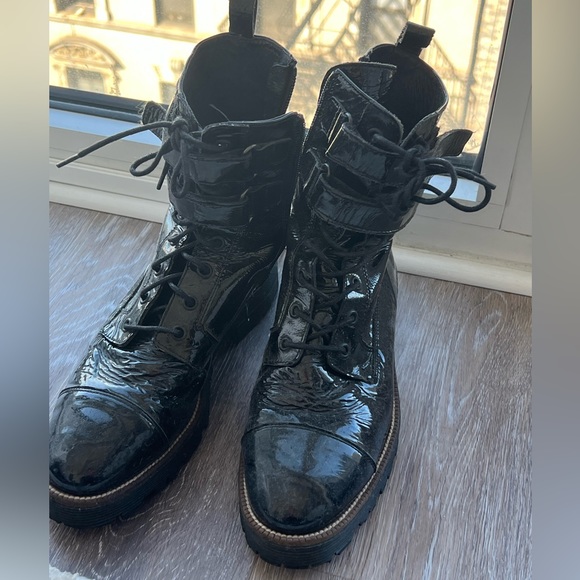 Black patent leather combat boots - Picture 1 of 4